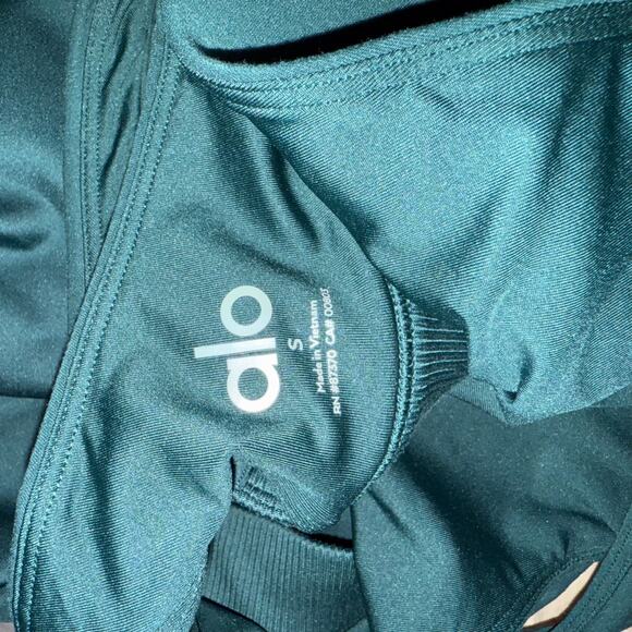 Alo Yoga Iconic 90’s Midnight Green Medium Impact Sports Bra Size Small - Picture 7 of 7